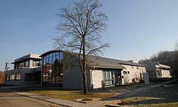 новый современный учебный и сервисный центр в Оппенвайлере (Oppenweiler) (2008)